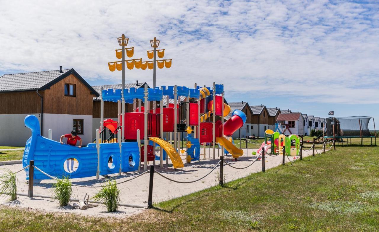 Domki Letniskowe Jastrzebia Park ยาสต์เชอเบีย กูรา ภายนอก รูปภาพ